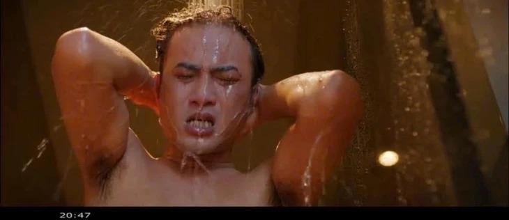 Cảnh tắm của tổng tài Doãn Quốc Đam khiến khán giả muốn tắt tivi