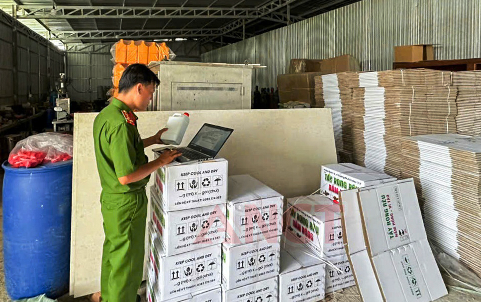 Phát hiện cơ sở sản xuất phân bón không phép tại Cần Thơ