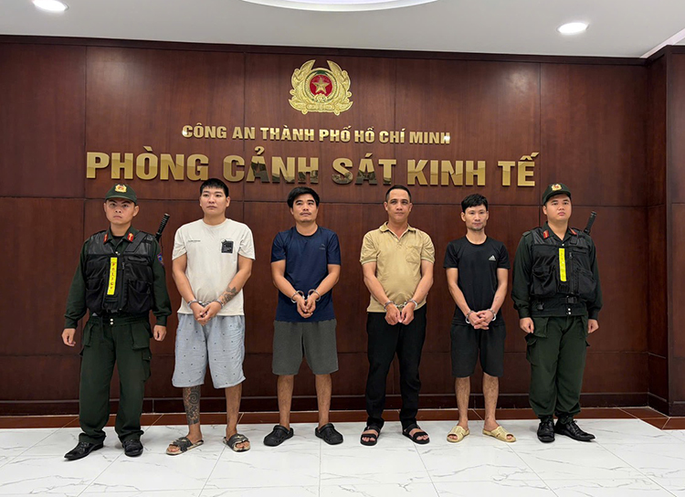TP.HCM: Phát hiện 3 cơ sở sản xuất hơn 1.000 tấn giá đỗ có chứa chất cấm
